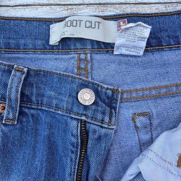 Levi’s Jeans Sz 8 Long Y2K 515 Boot Cut Med Wash Casual Western Distressed Faded - Picture 6 of 8